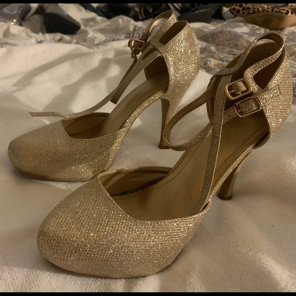 Shoes - Picture 6 of 14